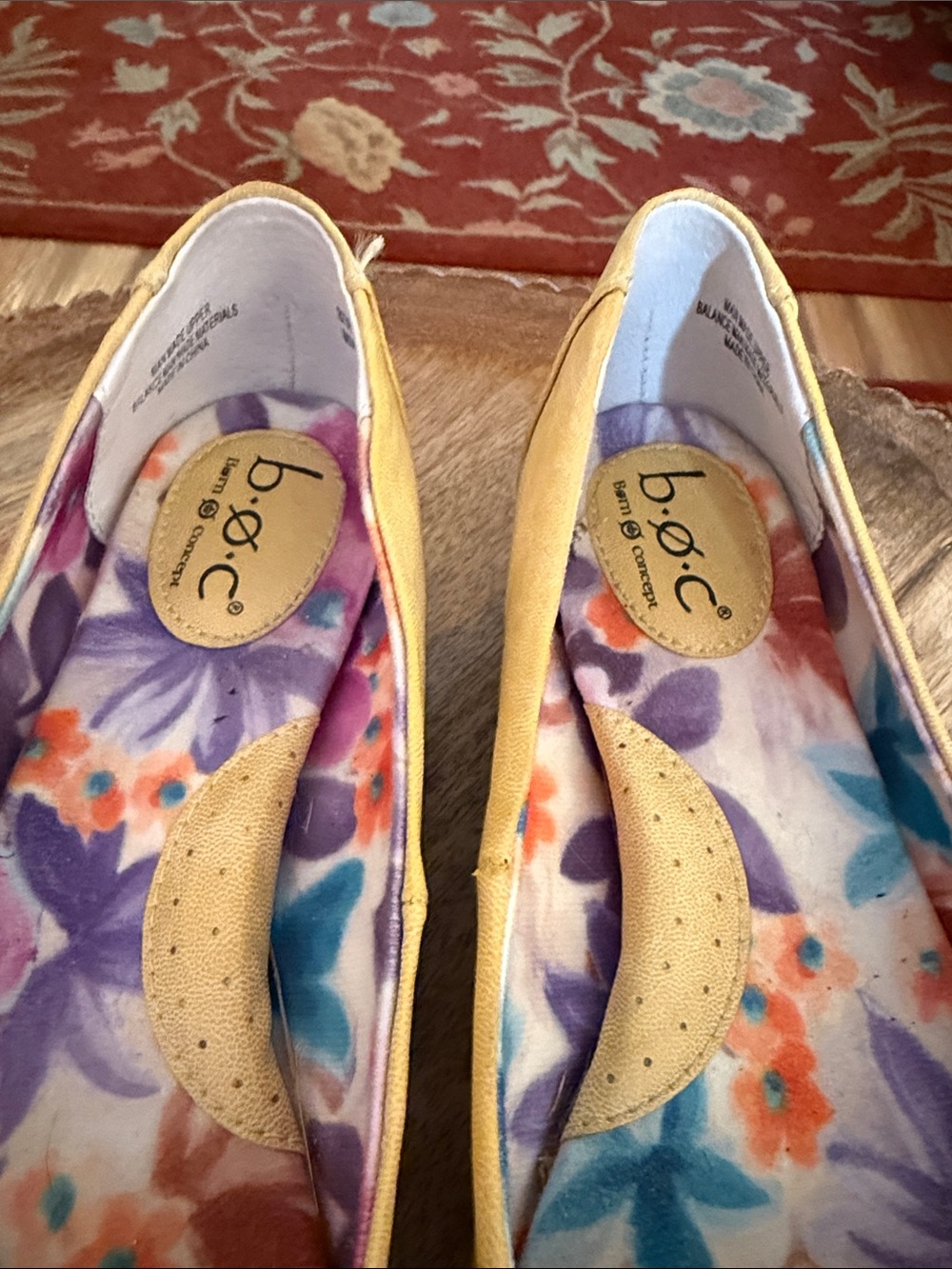 b.o.c. Born Concepts Shoes Wm 8 Yellow Faux Leather Ballet Flat Flower Summer - Picture 4 of 9